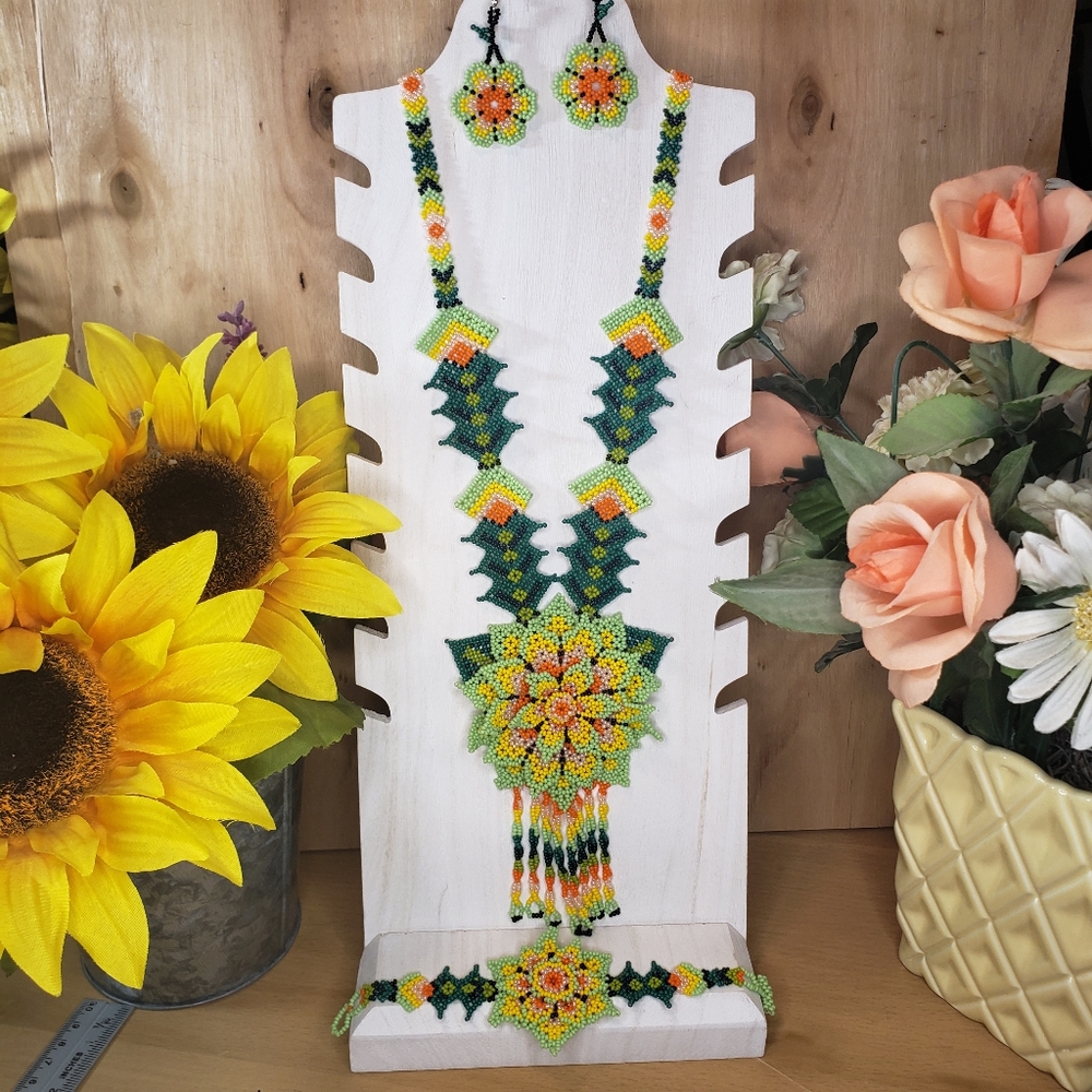 Mexican Handcrafted Maxi Necklace, bracelet and earrings set Huichol flowers Han